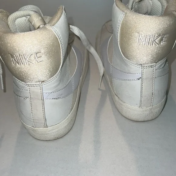 Nike youth hi-tops - Picture 8 of 9